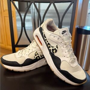 Nike Air Max SC Womens 8
White Black Leopard Print
Sneakers Shoes DZ5200-100
